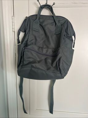 DSW Black Men's Everyday Backpack with Front Zip Pocket